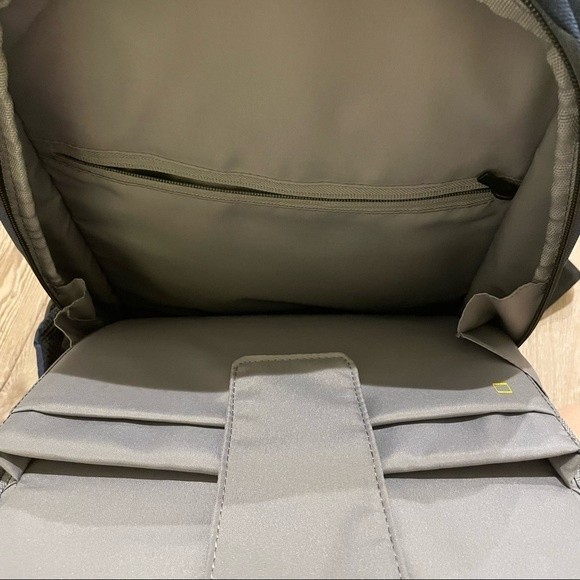 NWOT Navy Blue and Yellow Classic Business Computer Laptop Backpack Bag - Picture 7 of 8